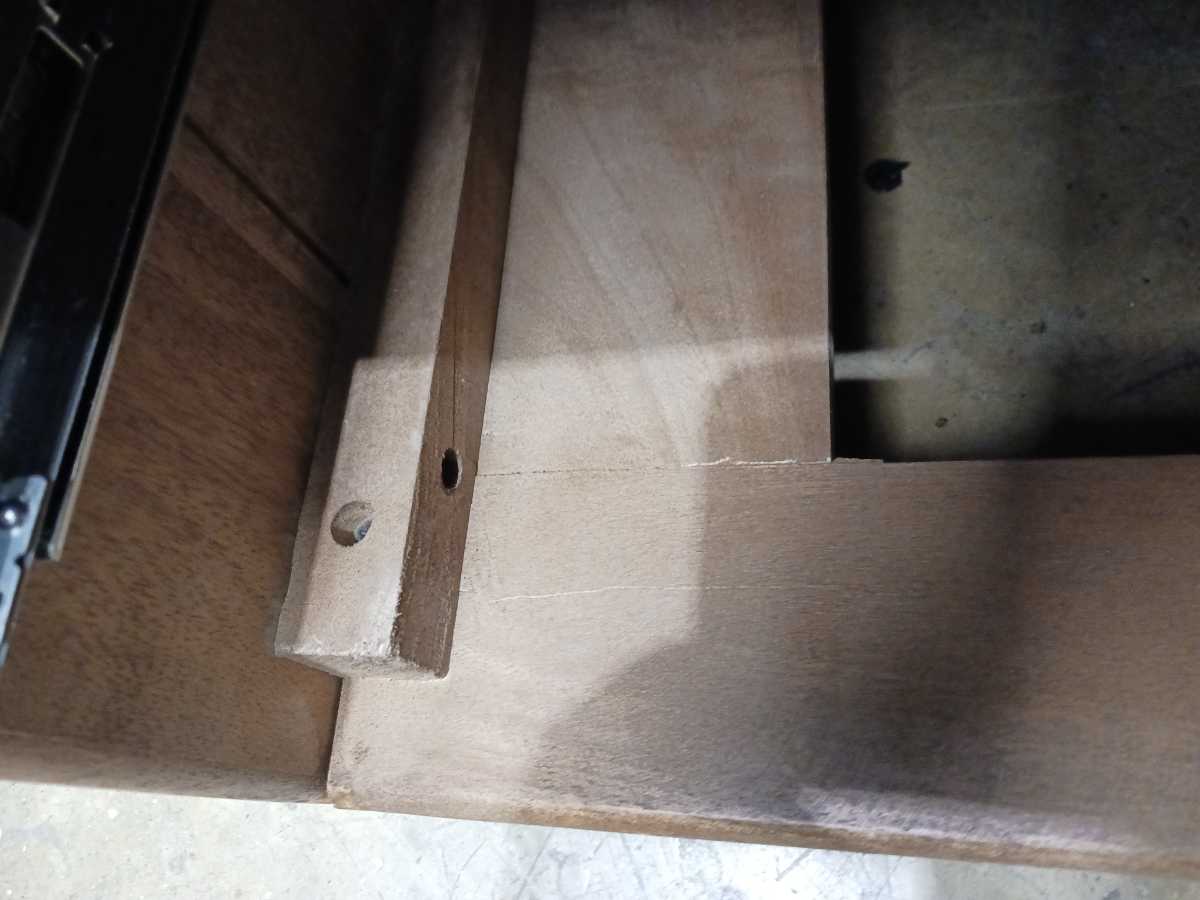 Isanti-Exclusive Chest - Gallery Image 8
